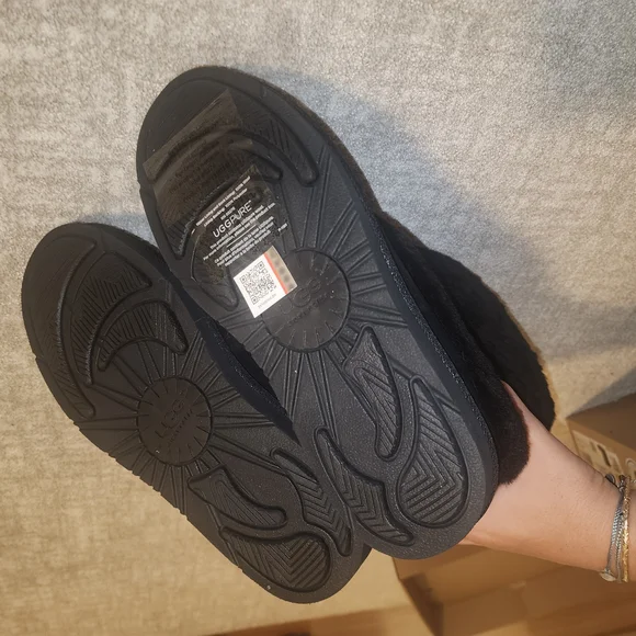 UGG Black PATTEN Boots - Picture 10 of 15